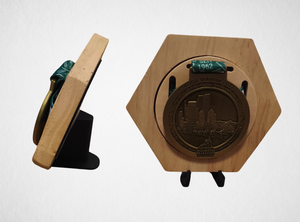 Holzhalter Medaille Display