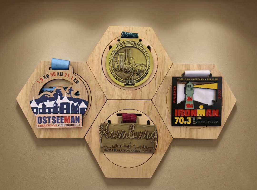 Medaillenhalter Wabe Holz - Laufen, Triathlon, Radsport